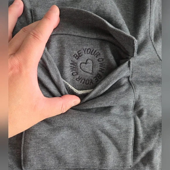 NWT - Adidas Valentine's Day Unisex Jacket - Men Size L/Women Size XL - Picture 10 of 16